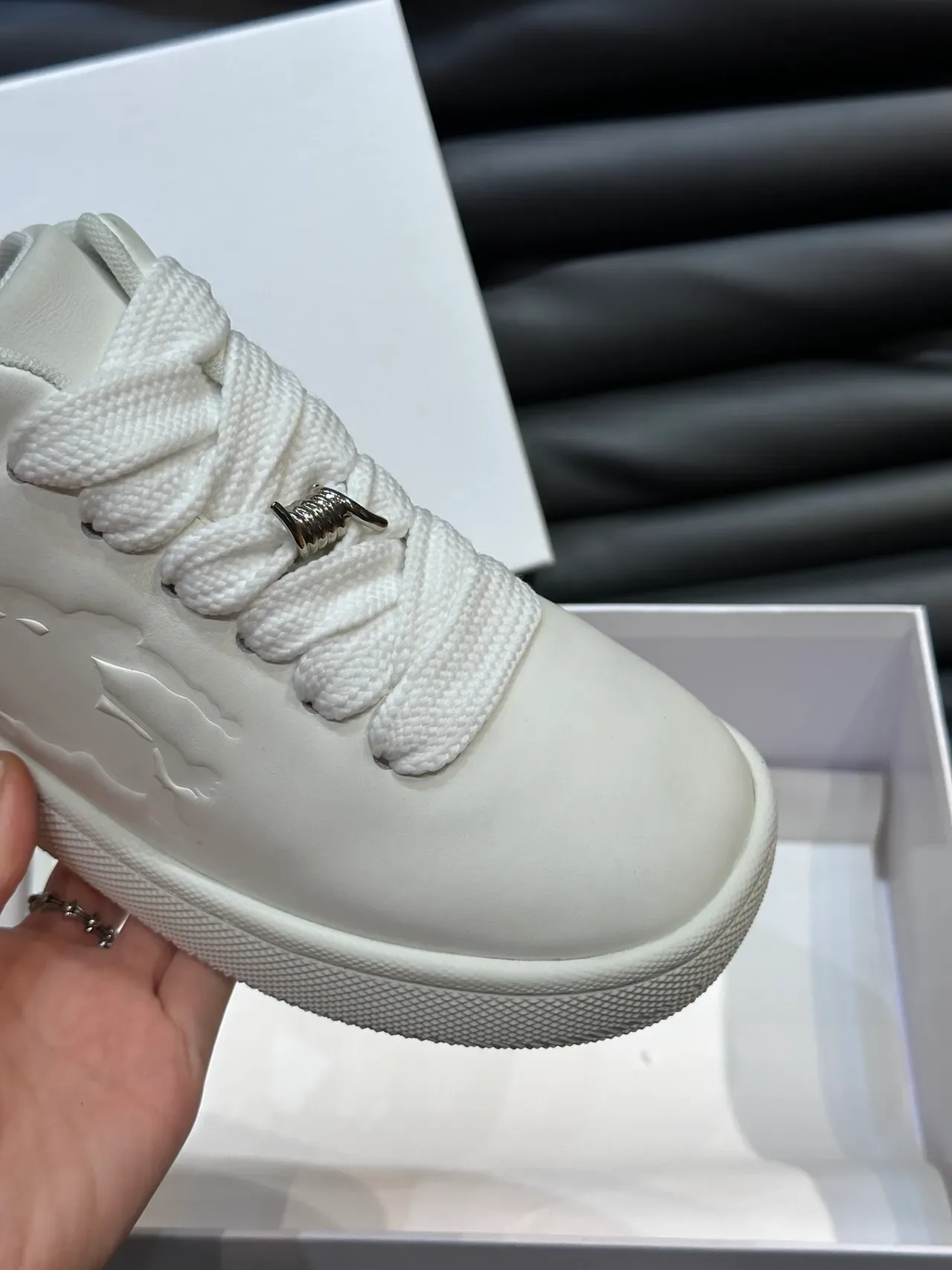 White Embossed Motif Low-Top Sneakers 4