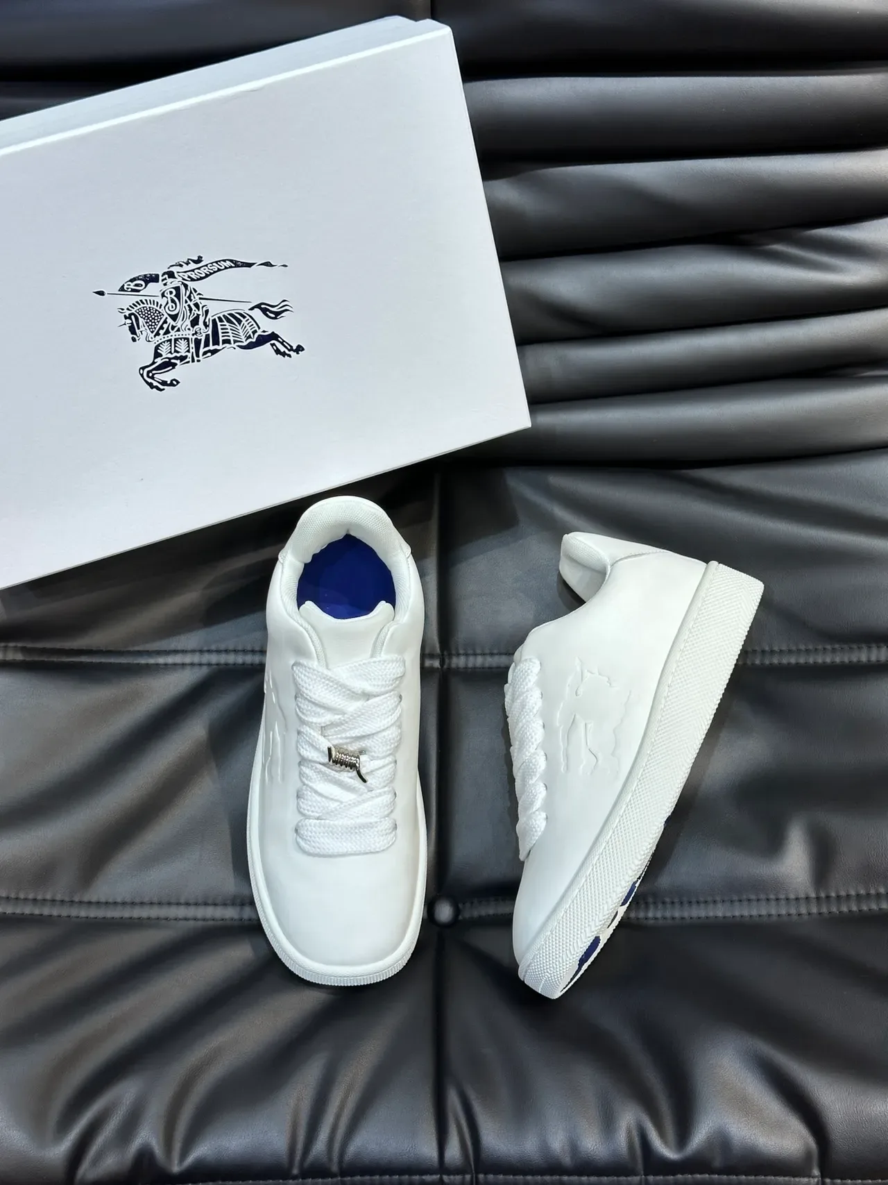 White Embossed Motif Low-Top Sneakers 5