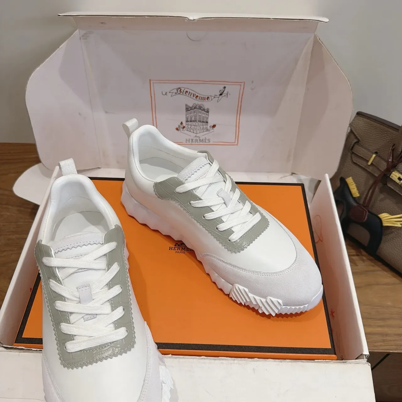 White Green Sculpted Ridged Midsole Layered Suede And Smooth Leather Panels Sneakers 6