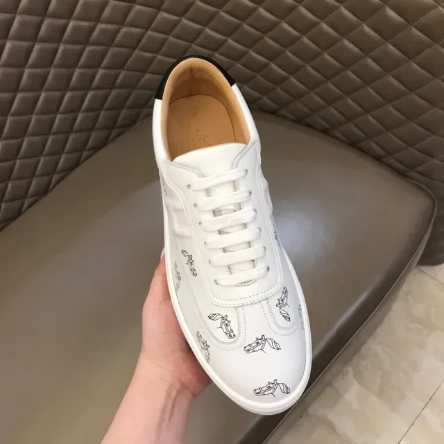 White Horse-Print Low-Top Lace-Up Sneaker 4