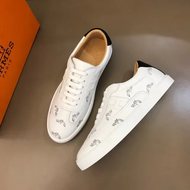 White Horse-Print Low-Top Lace-Up Sneaker 8