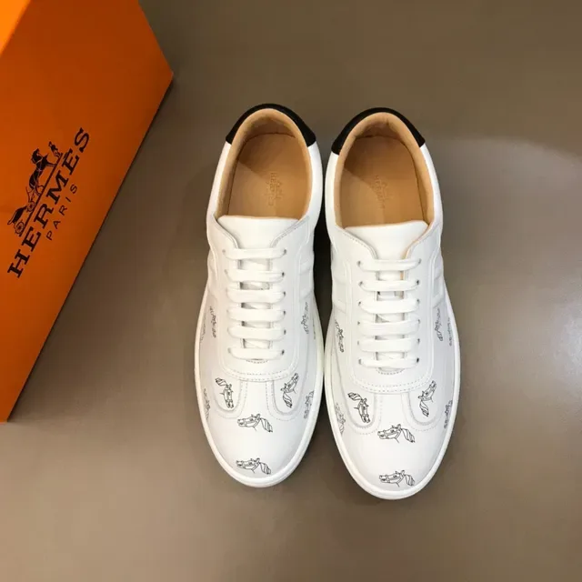 White Horse-Print Low-Top Lace-Up Sneaker 9
