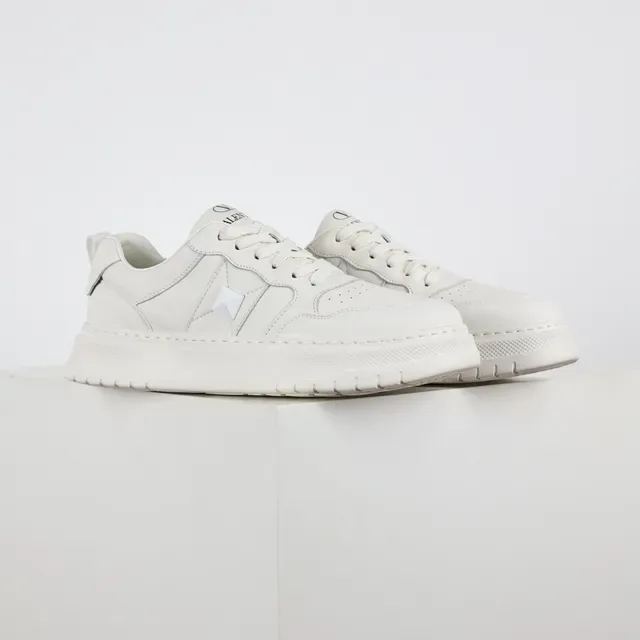 White Panelled Platform Sole Low-Top Sneakers 3