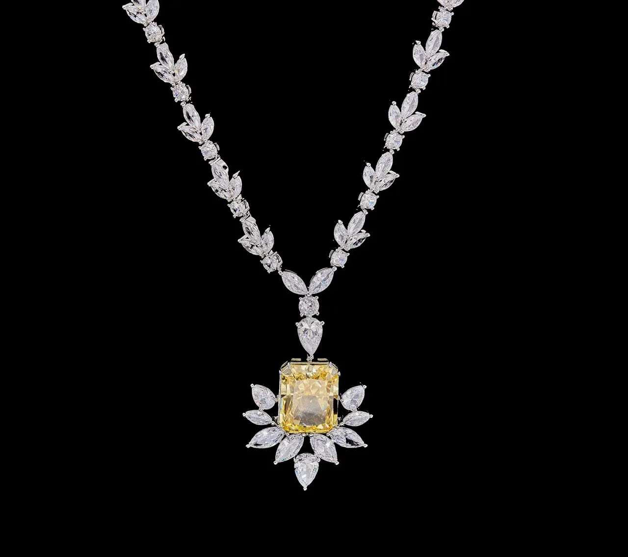 Yellow Silver Leaf-Motif Chain Central Emerald-Cut Gem Necklace 6