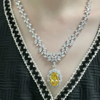 Yellow Silver Leaf-Motif Chain Oval Center Stone Necklace