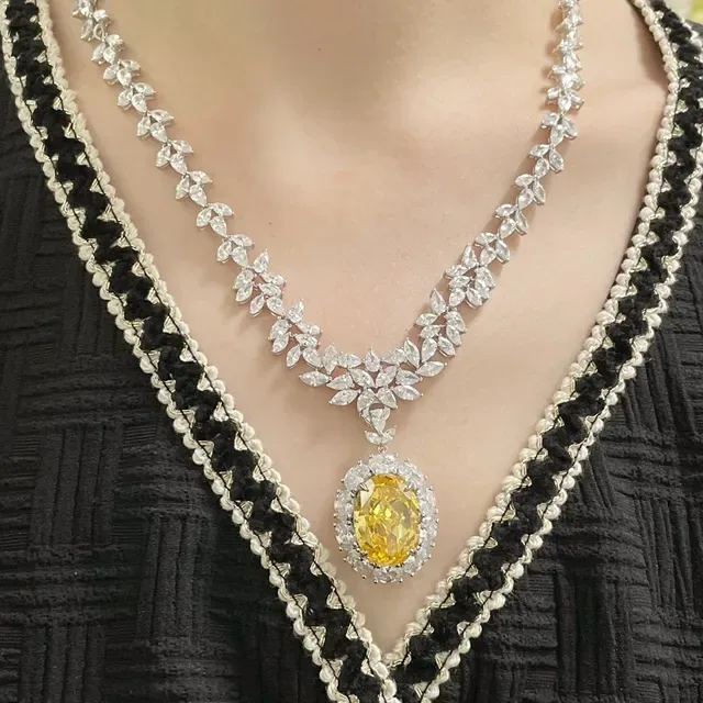 Yellow Silver Leaf-Motif Chain Oval Center Stone Necklace 9