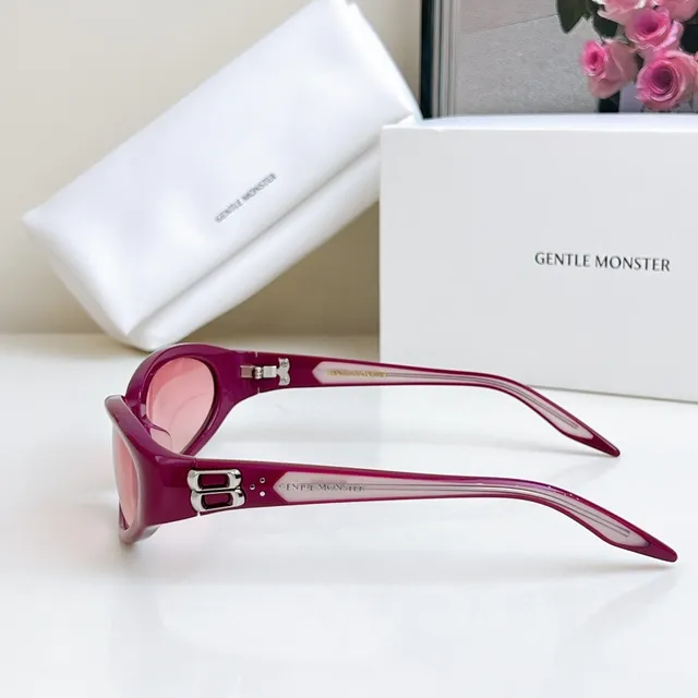 Gentle Monster Angular Cat-Eye Matte Black Sunglasses 2