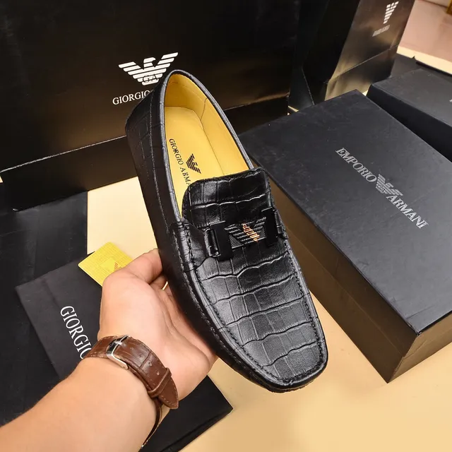 Giorgio Armani Mocassins en cuir embossé crocodile avec boucle 6