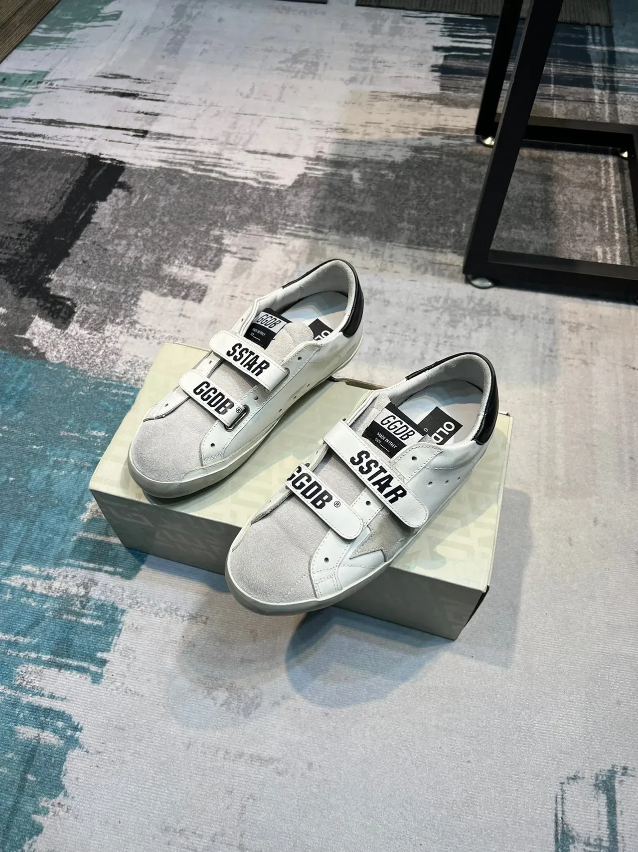 Golden Goose Super-Star Chaussure lifestyle blanche et beige à sangle 3