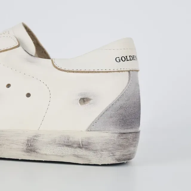 Golden Goose Superstar Sneakers Lifestyle en Cuir Blanc usé 4