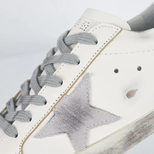 Golden Goose Superstar Sneakers Lifestyle en Cuir Blanc usé 6