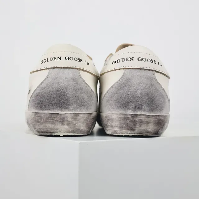 Golden Goose Superstar Sneakers Lifestyle en Cuir Blanc usé 8