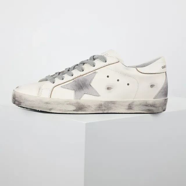 Golden Goose Superstar Sneakers Lifestyle en Cuir Blanc usé 9