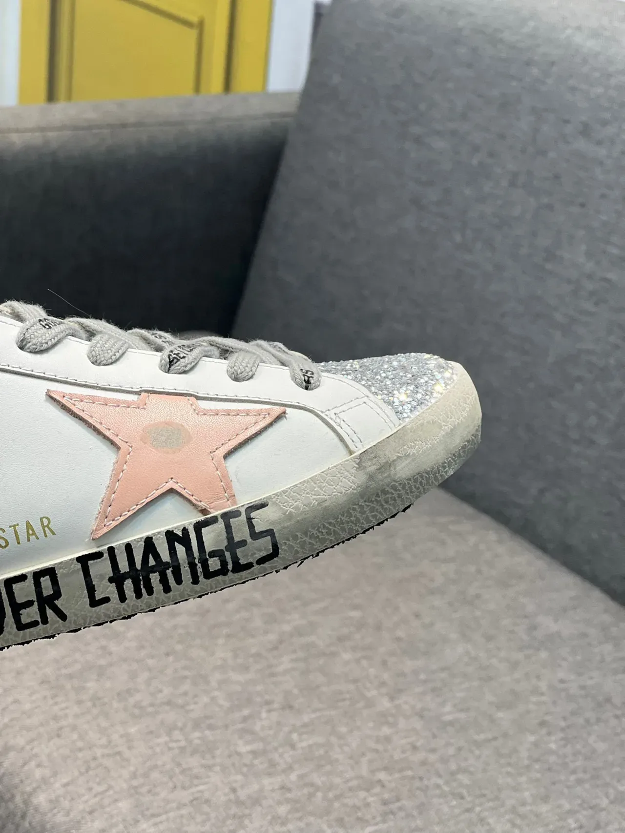 Golden Goose Superstar Sneaker Lifestyle Blanc Rose Étoile Brillante Léopard Talon 3