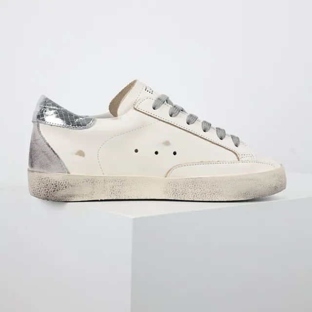 Golden Goose Superstar Tênis lifestyle brancos prateados sola de borracha distressed patch de estrela metálica 7