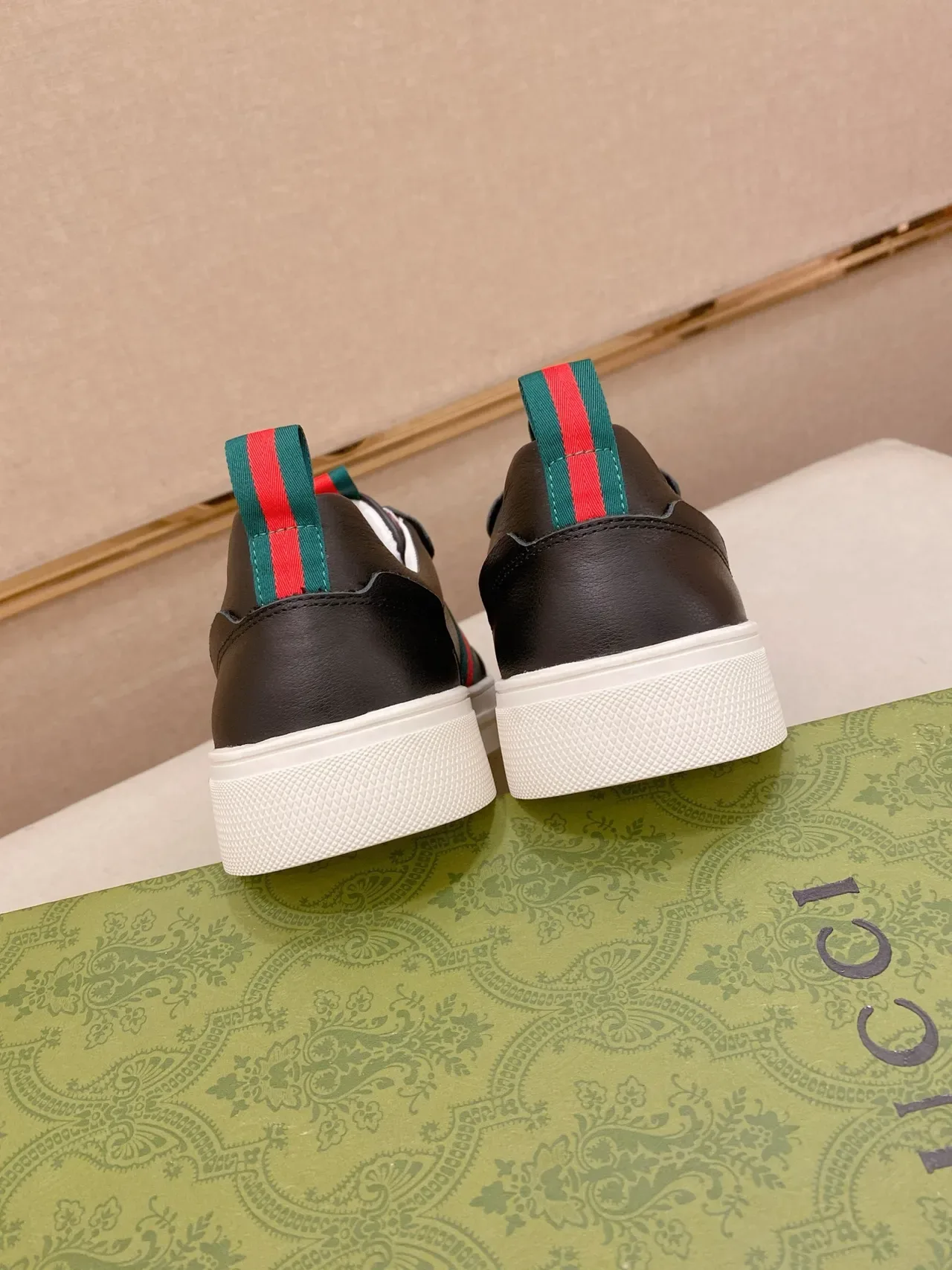 Gucci Ace Bee Web Stripe Black Leather Lifestyle Sneakers 8