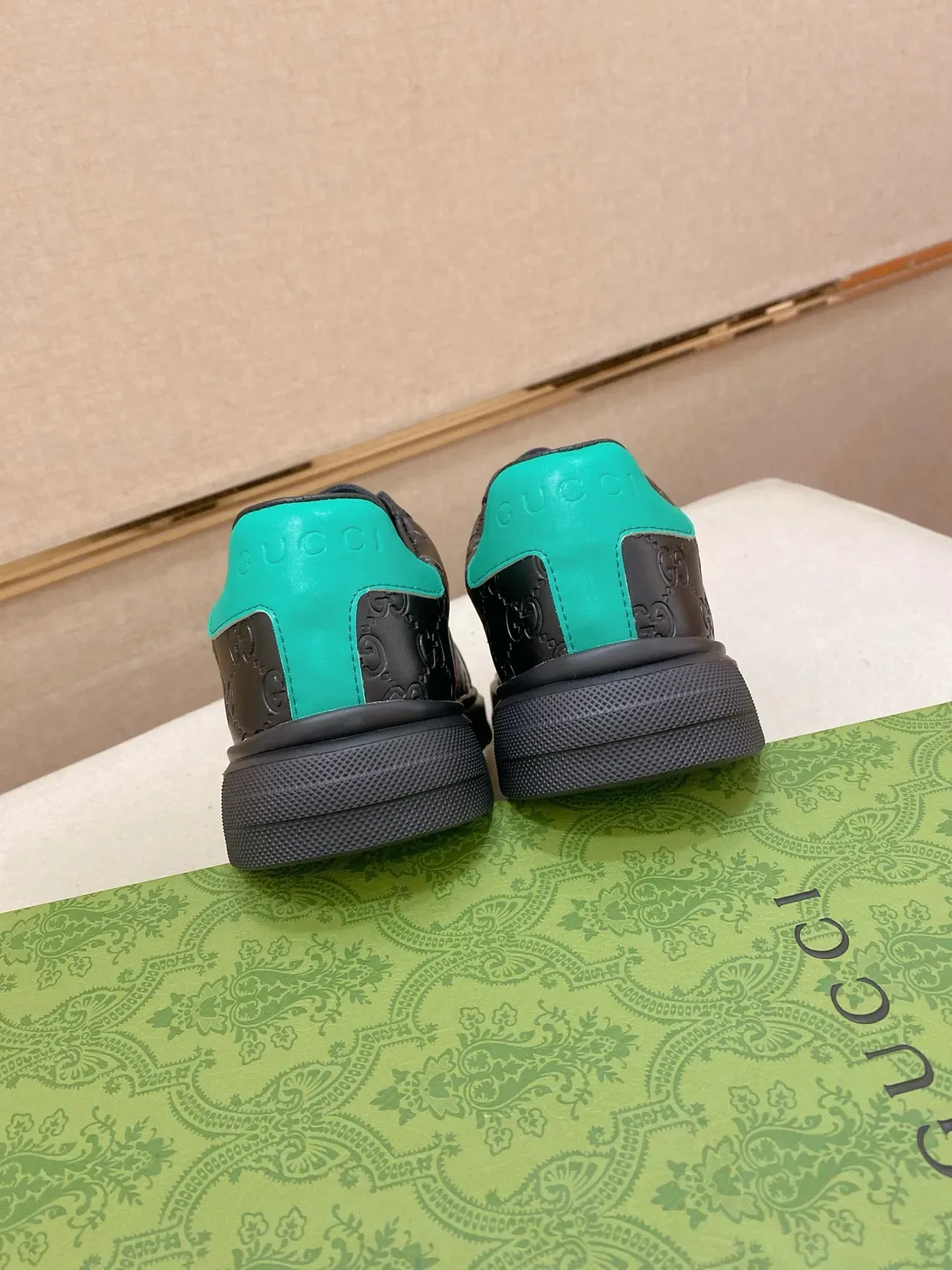 Gucci Ace Noir Vert Rouge Rayures Web Sneakers Lifestyle 3