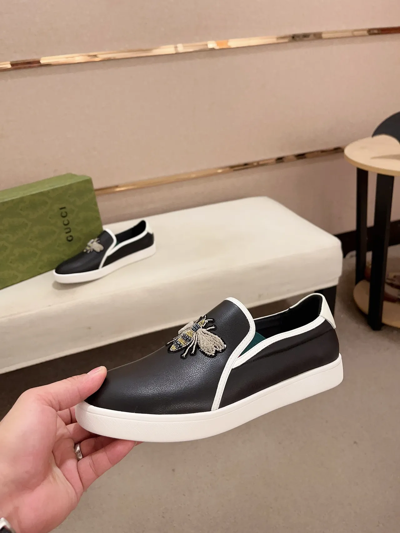 Gucci Ace Noir Blanc Abeille Broderie Conduit Contraste Mocassin 3