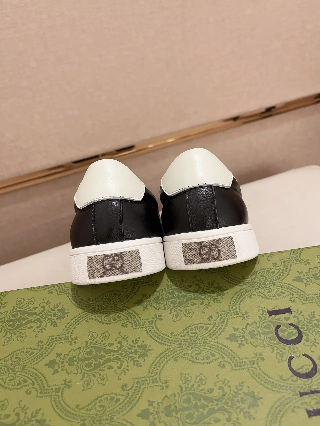 Gucci Ace Noir Blanc Abeille Broderie Conduit Contraste Mocassin 8