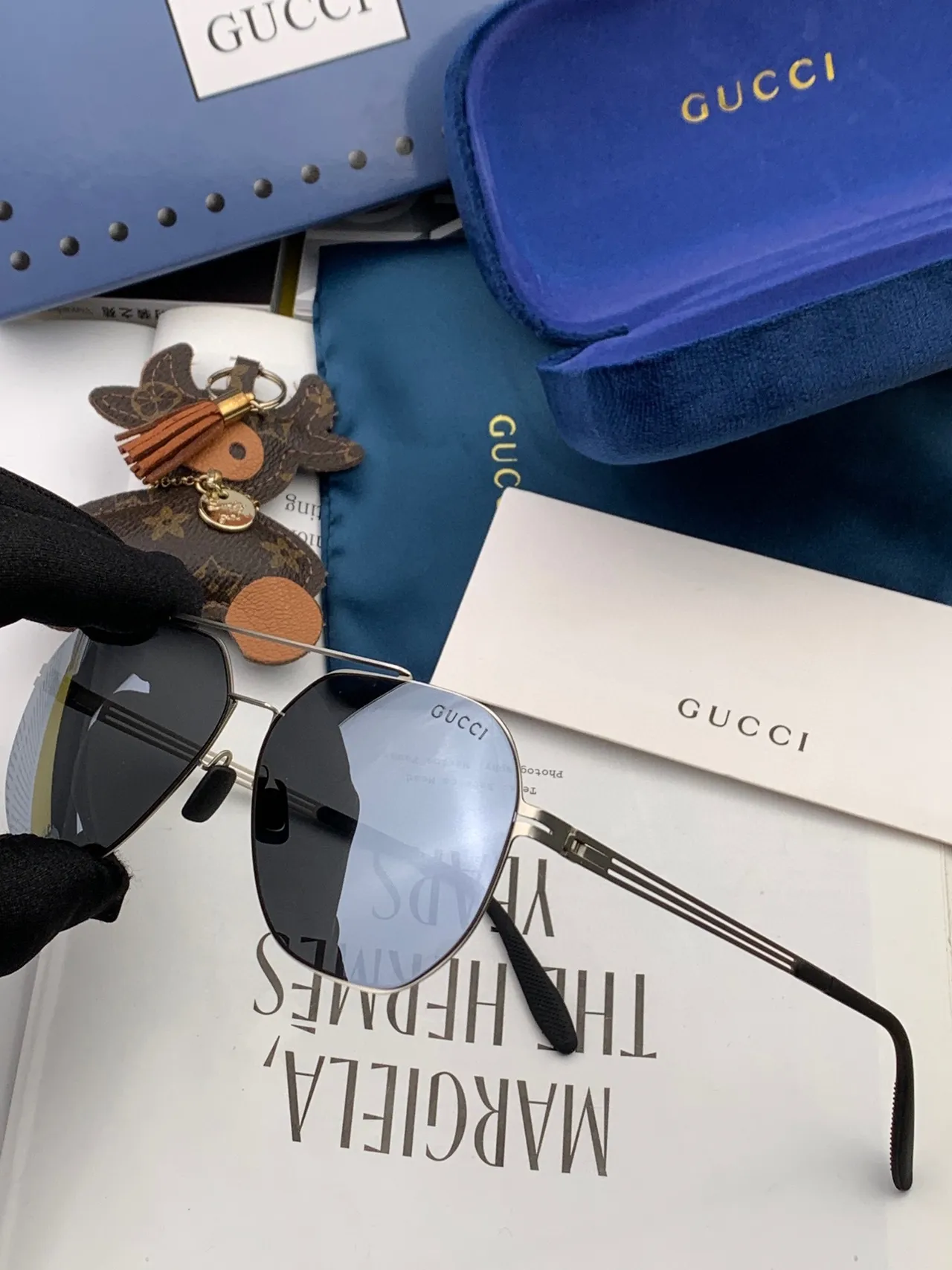 Gucci Lunettes de Soleil Style Aviateur Monture Métal Noir Lentille Dégradée 9