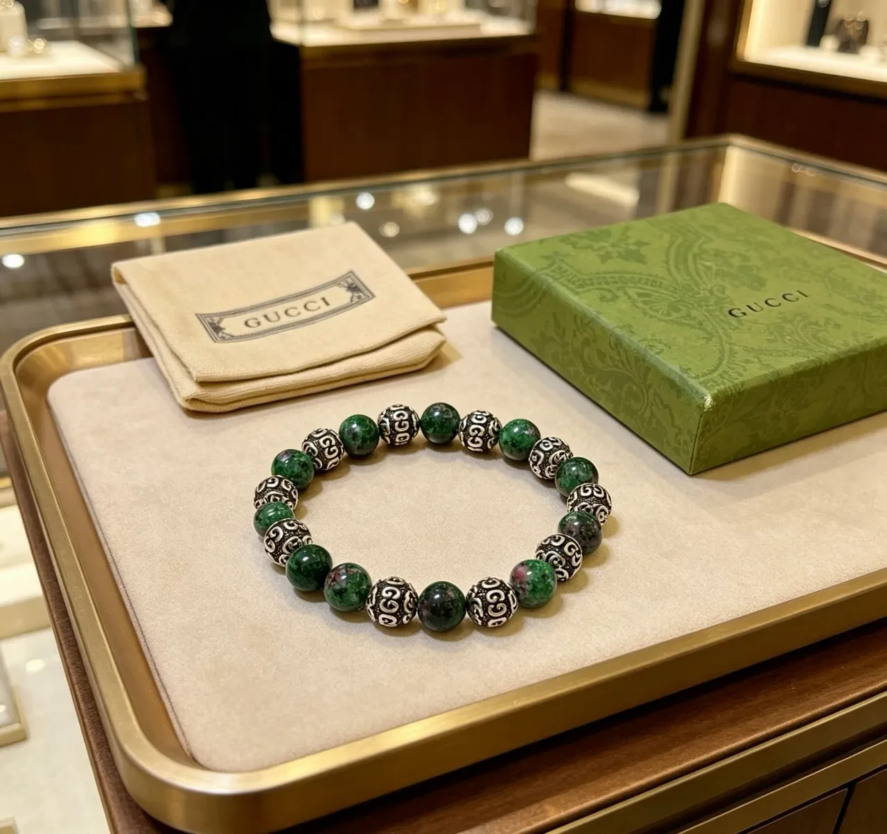 Gucci Beaded Green Stone and Metal Scroll Bracelet 6