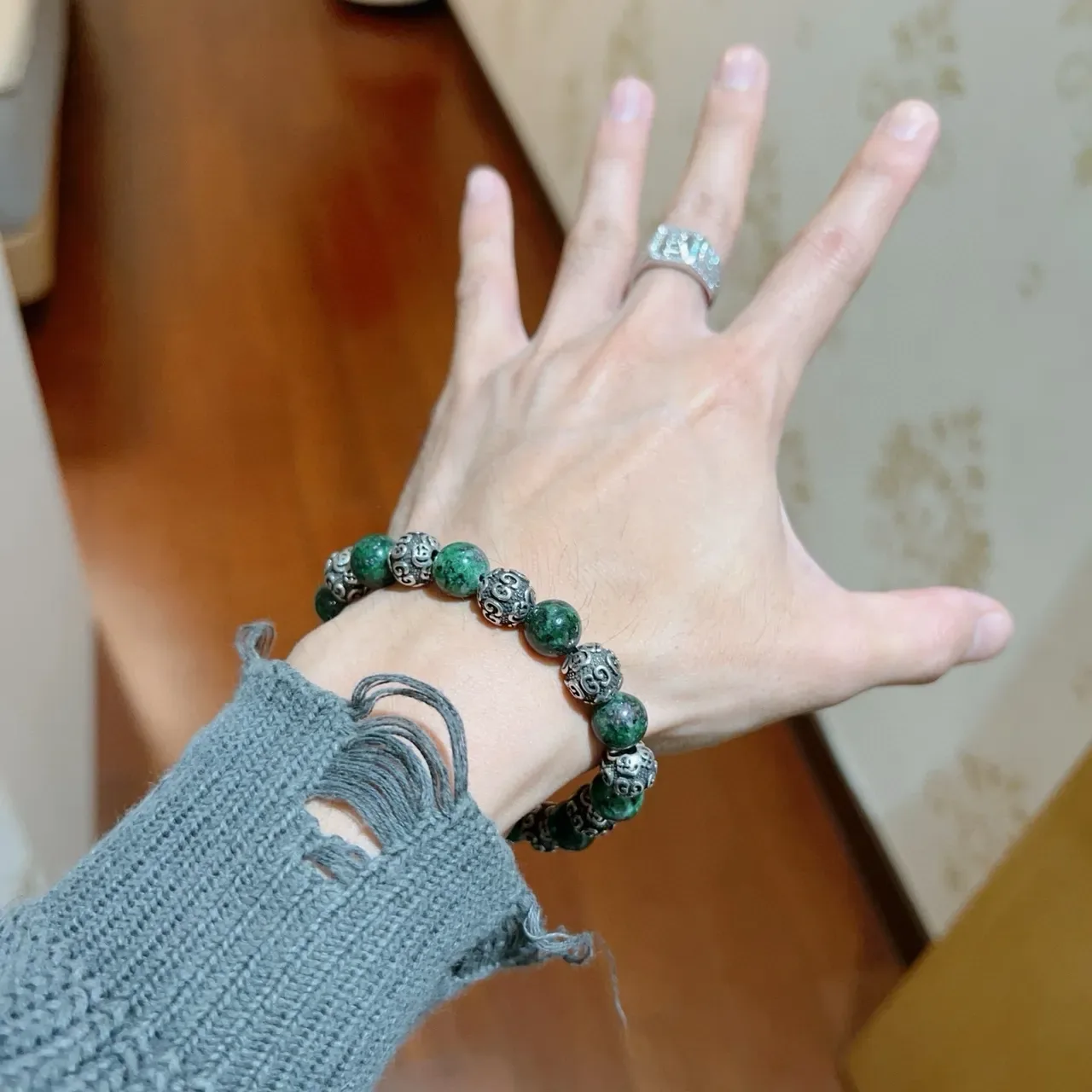Gucci Beaded Green Stone and Metal Scroll Bracelet 8