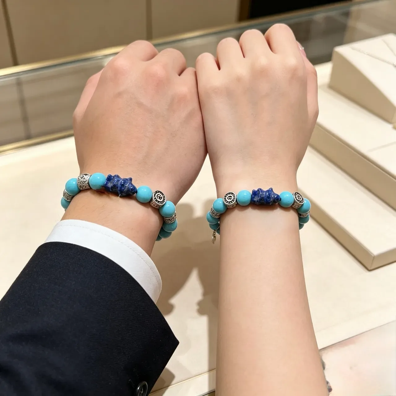 Gucci Beaded Turquoise and Lapis Lazuli Bracelet 2