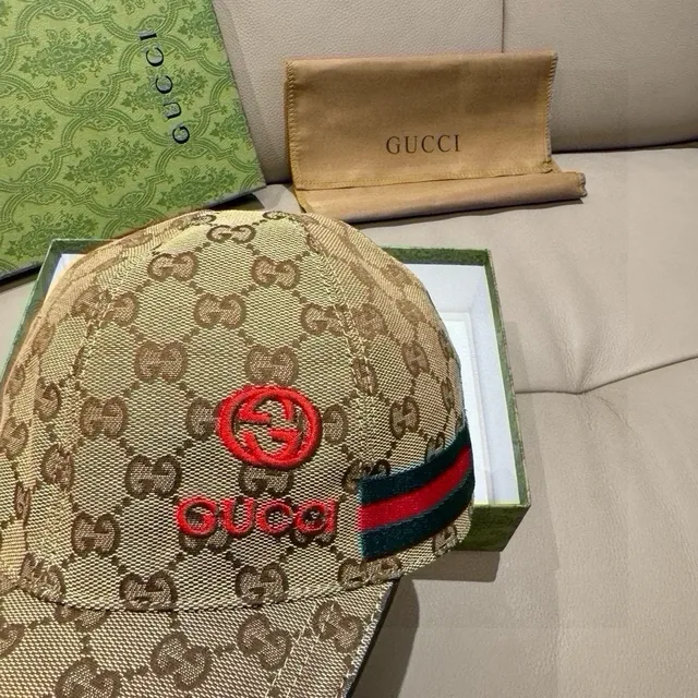 Gucci beige rouge GG Monogram Canvas Embroidered Interlocking G Baseball Cap 7