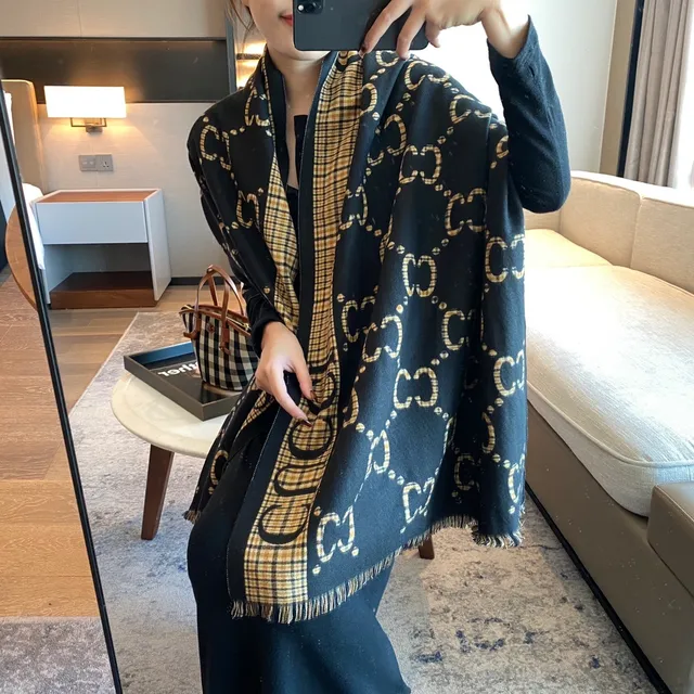 Gucci noir beige interlocking GG monogram plaid border cachemire écharpe 6