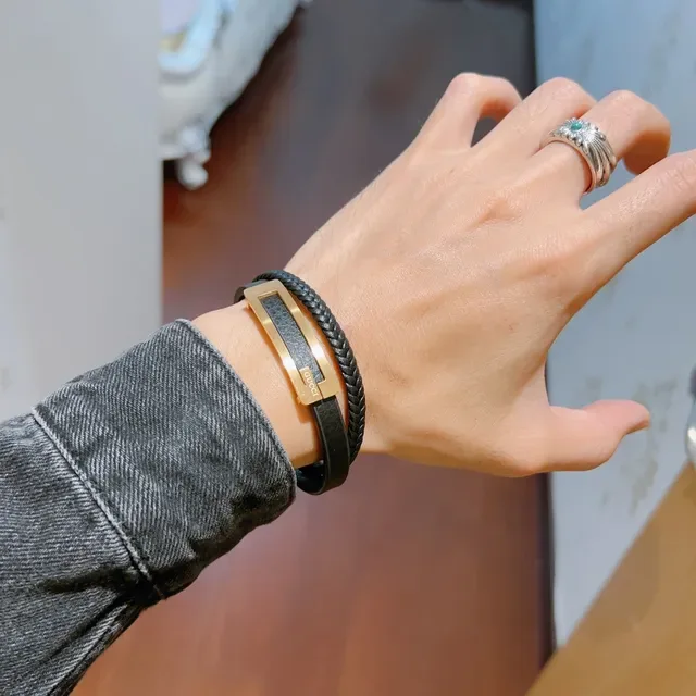 Gucci Black Braided Leather Gold-Tone Plaque Bracelet 2