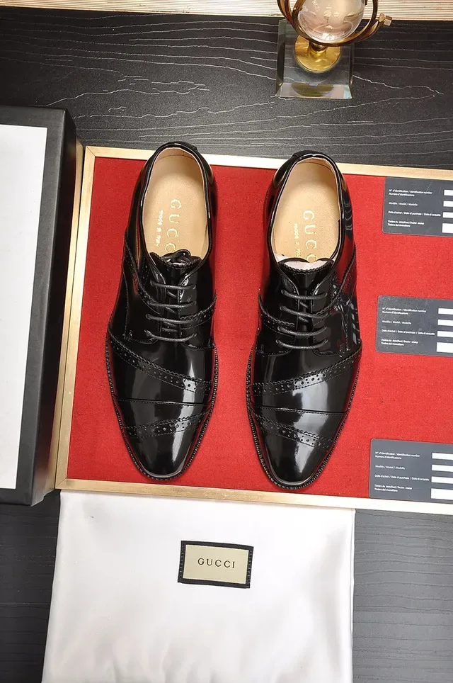 Gucci Sapatos Oxford Brogue Preto Cap-Toe 5