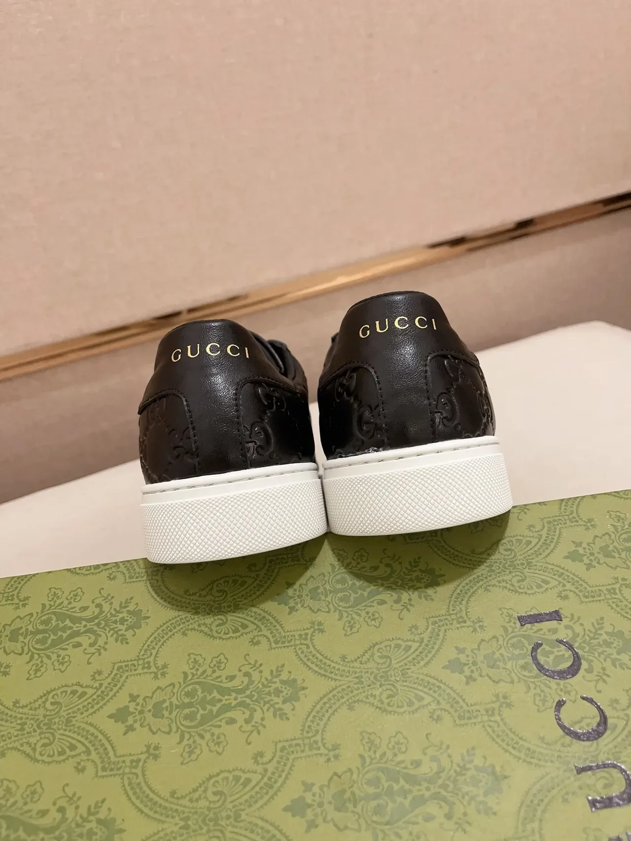 Gucci 黑红压花 GG 皮革 Web 条纹 侧面板 生活风格运动鞋 3