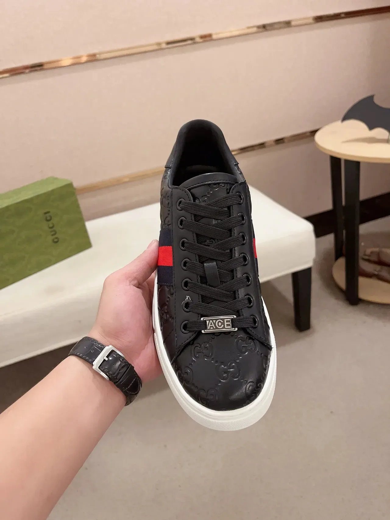 Gucci 黑红压花 GG 皮革 Web 条纹 侧面板 生活风格运动鞋 5