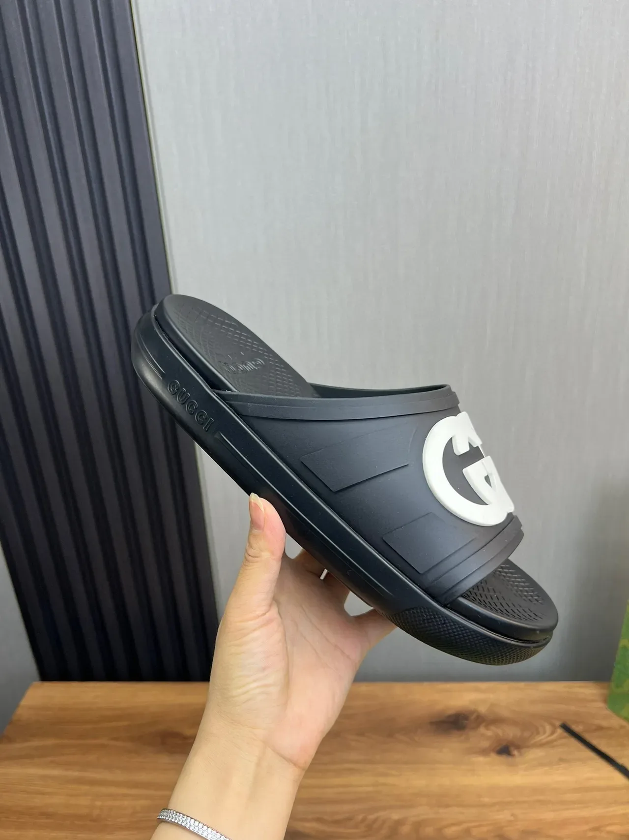 Gucci Black White Molded Rubber Single-Strap Slippers 6