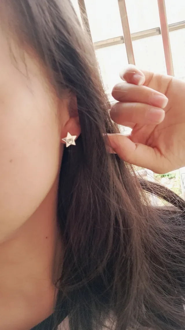 Gucci Blind for Love Star Engraved Cat Motif Silver Earrings 6