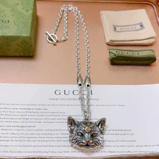 Gucci Pendentif Tête de Chat Collier Argenté