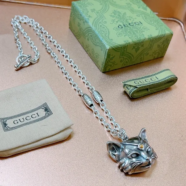 Gucci Cat-Head Pendant Silver-Tone Necklace 2