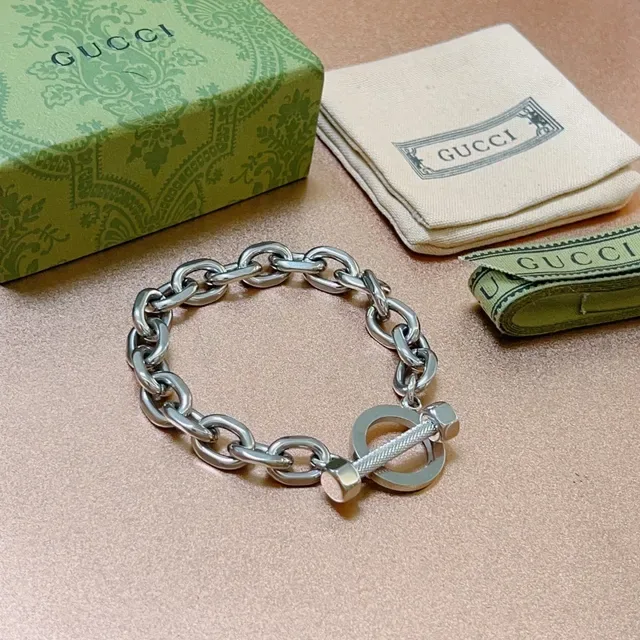 Gucci Chunky Oval-Link Industrial Toggle Clasp Bracelet 2