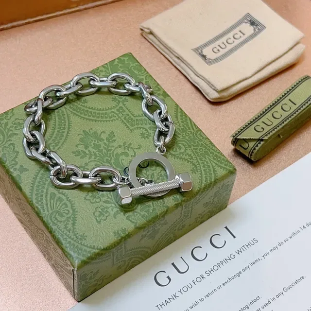 Gucci Chunky Oval-Link Industrial Toggle Clasp Bracelet 3