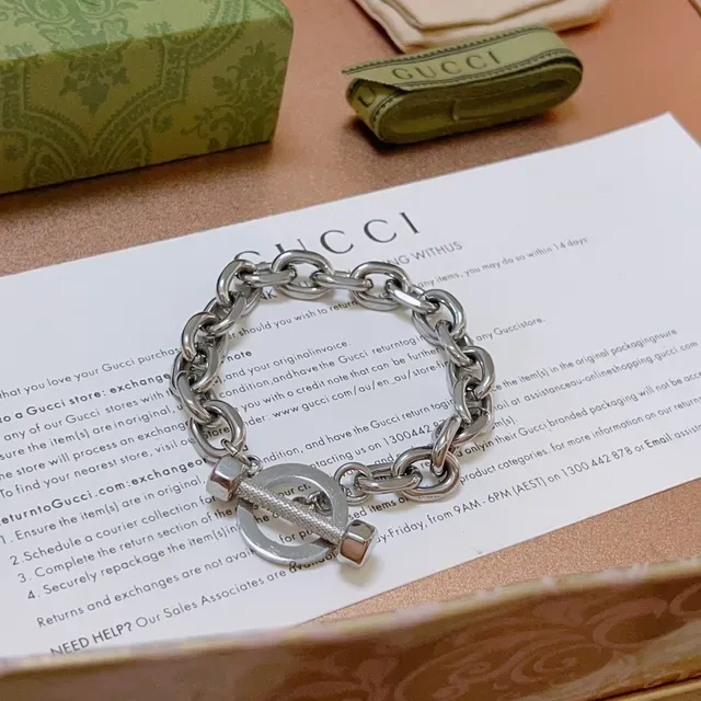 Gucci Chunky Oval-Link Industrial Toggle Clasp Bracelet 9