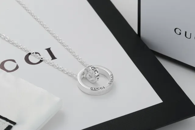 Gucci Double Ring Engraved Silver-Tone Necklace 2