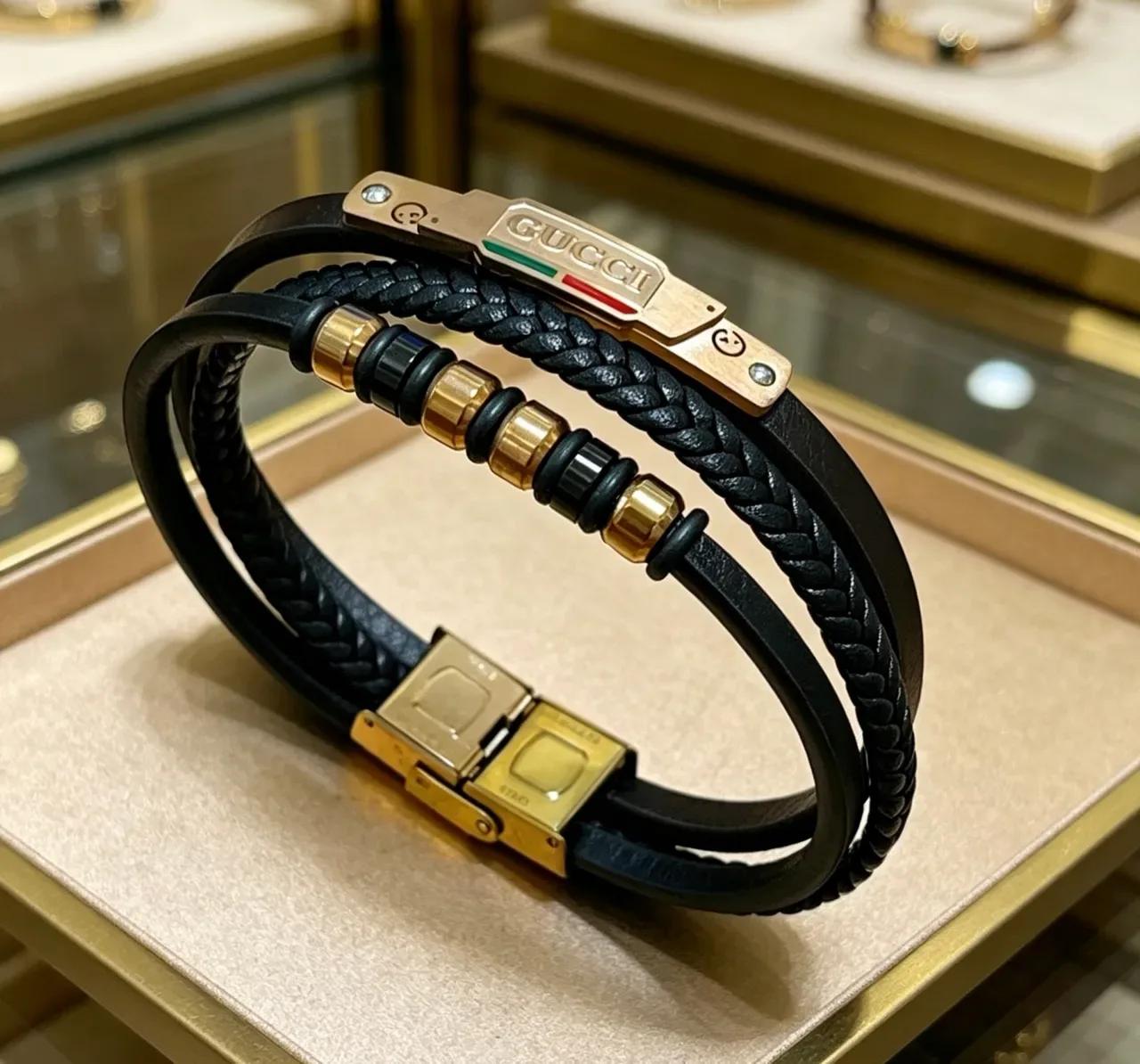 Gucci Bracelet en Cordon Tressé et Cuir avec Double Enroulement 9