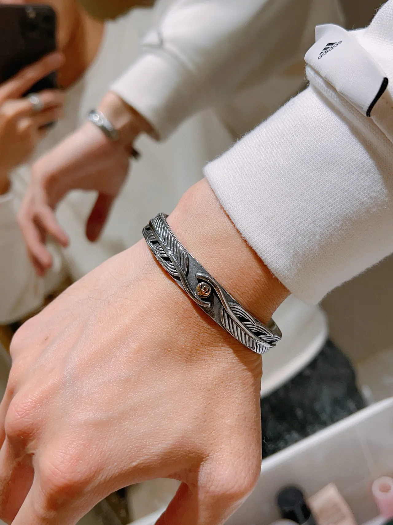 Gucci Feather Motif Open Cuff Bracelet 4