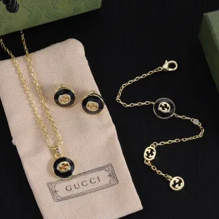 Gucci GG Marmont 黑金 圆形搪瓷盘 interlocking G 标志项链