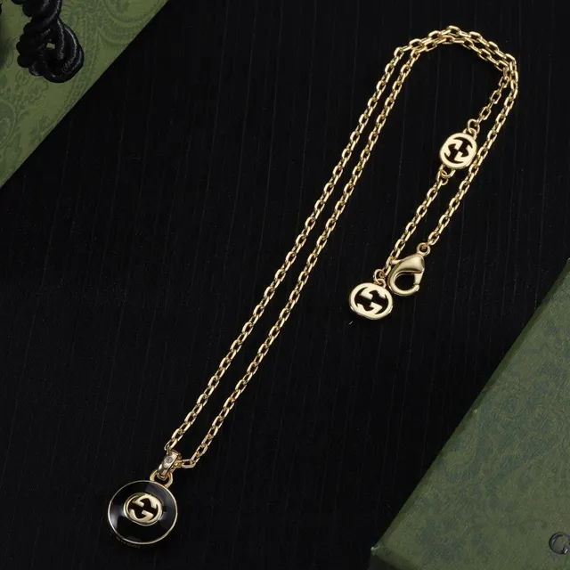 Gucci GG Marmont Black Gold Circular Enamel Disc Interlocking G Logo Necklace 8