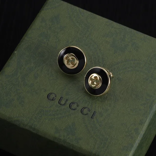 Gucci GG Marmont Collier pendentif circulaire noir or émail 2
