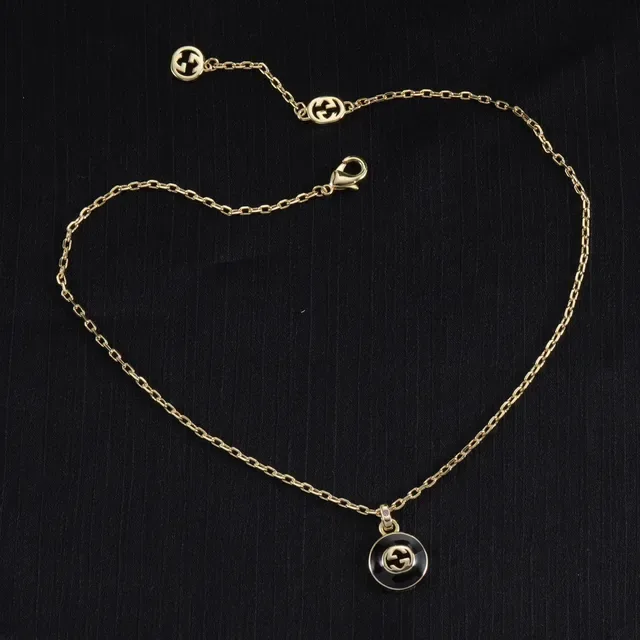 Gucci GG Marmont Collier pendentif circulaire noir or émail 7