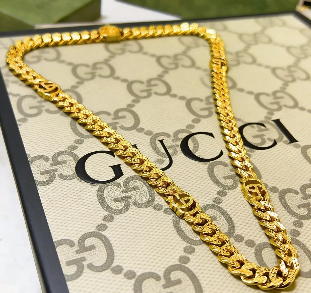 Gucci GG Marmont Gold Chunky Curb-Link Chain Interlocking G Logo Links Necklace 7