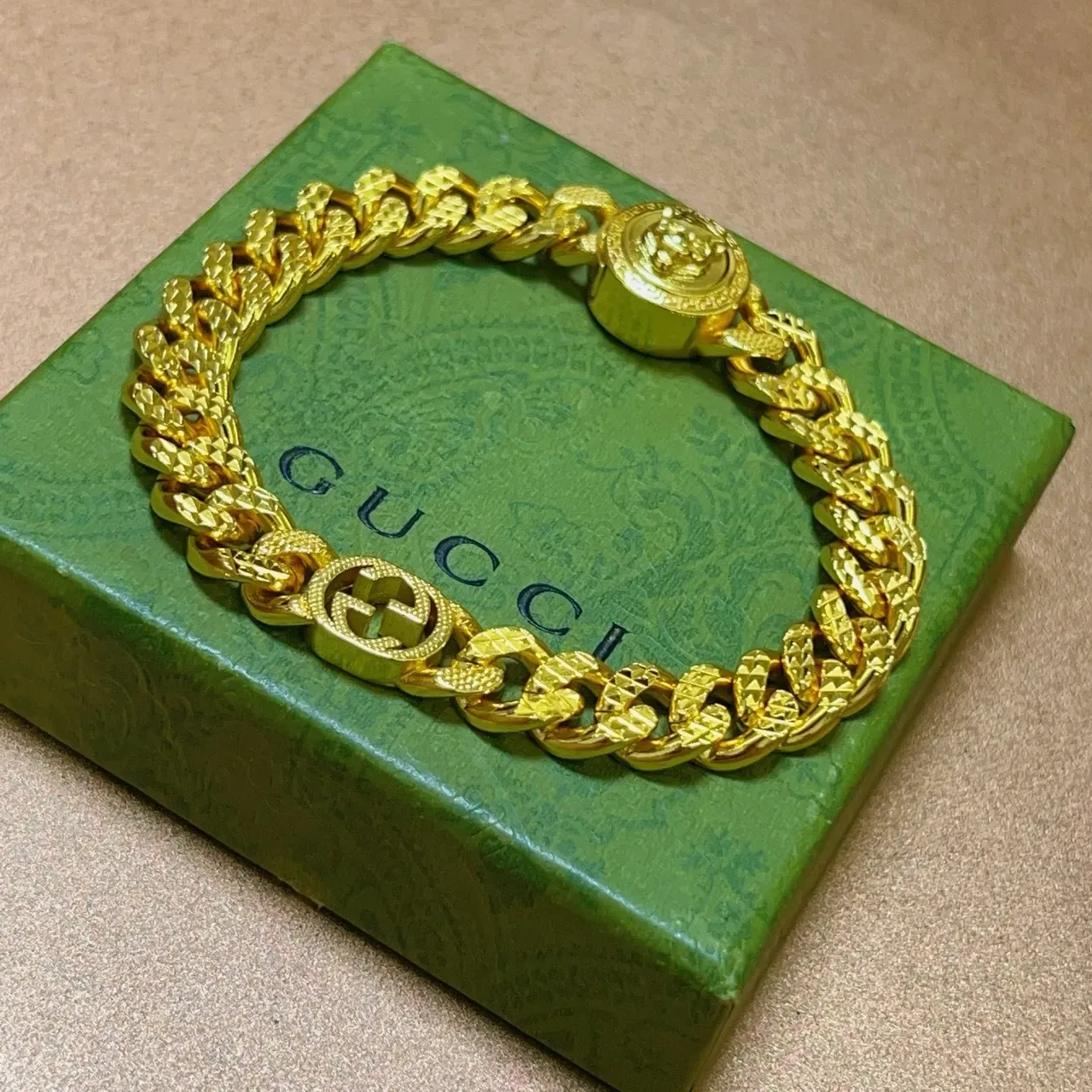 Gucci GG Marmont Gold Faceted Curb-Link Chain Interlocking G Logo Bracelet 9