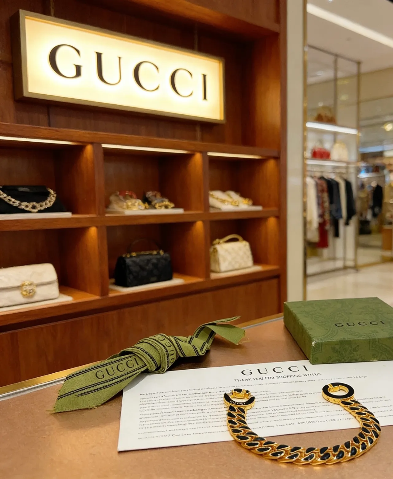 Gucci GG Marmont Gold-Tone and Black Enamel Curb Chain Bracelet 4